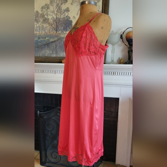 Vintage Montaldo's Redish Pink Full Slip With Lace Size 36 Made in USA - Picture 2 of 16